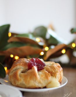 Classic crowd pleasing appetizer - baked brie, in just 5 minutes