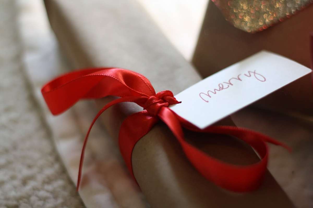 free-printable-gift-tags-julie-blanner