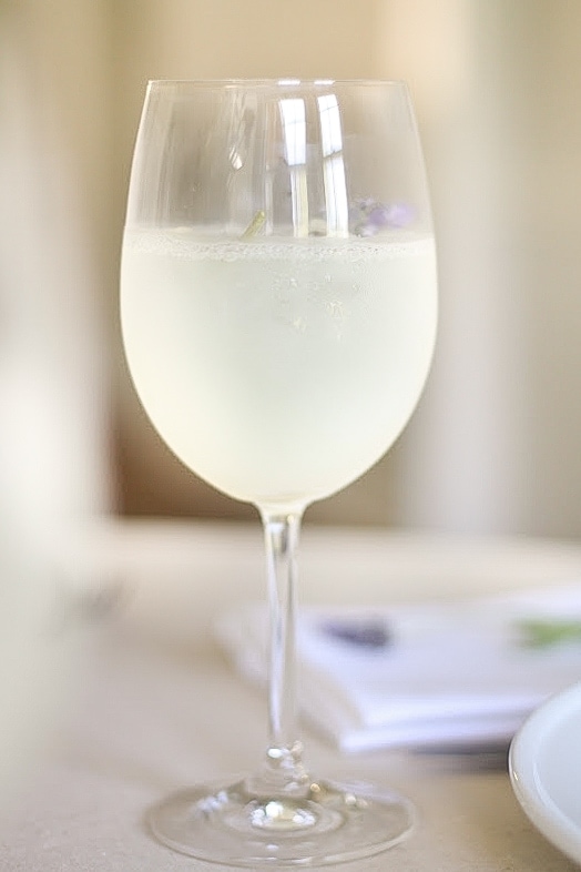 simple and beautiful brunch | lavender and lemonade