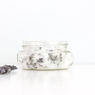 DIY Lavender Mint bath salts - great for gifting or yourself via www.julieblanner.com