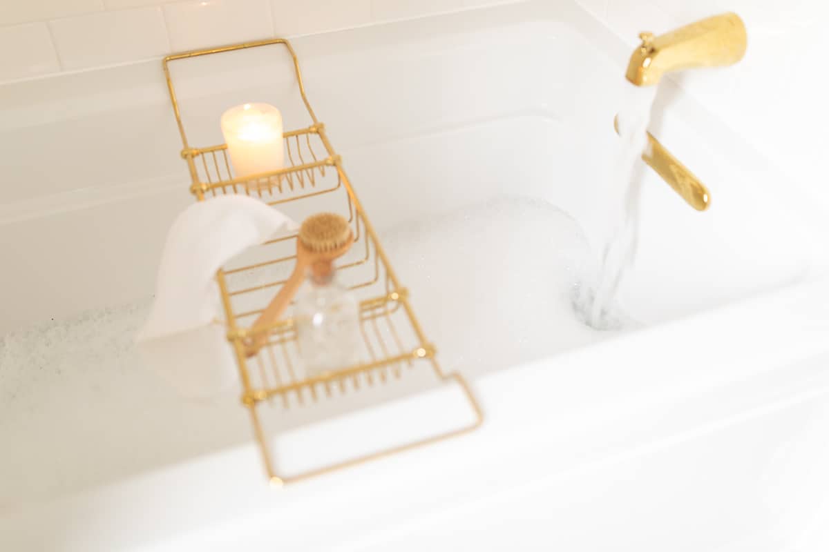 https://julieblanner.com/wp-content/uploads/2012/12/bubble-bath-3.jpg