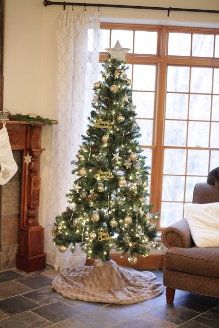 faux fir Christmas tree skirt tutorial
