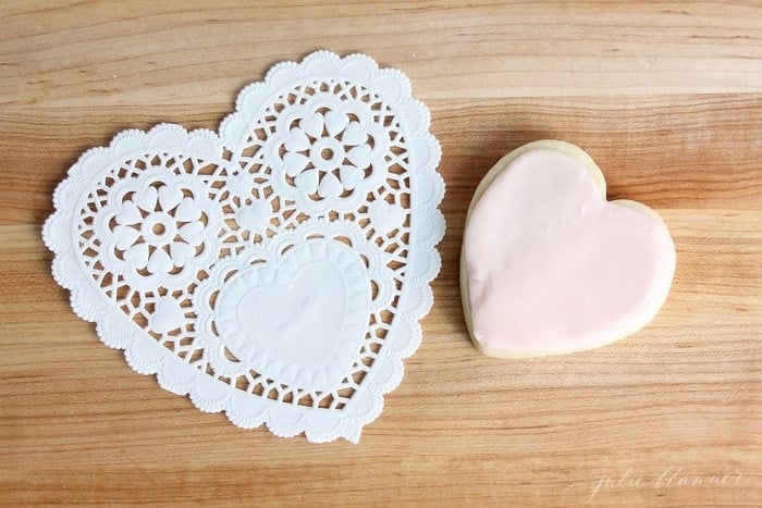 the easy way to ice sugar cookies