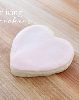 simple tips for icing sugar cookies with buttercream