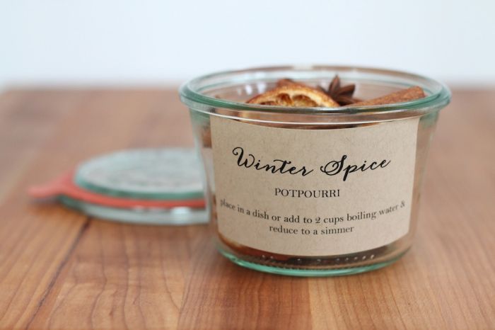 diy potpourri recipe in glass jar with label for holiday gifts