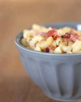 creamy macaroni & cheese recipe with bacon