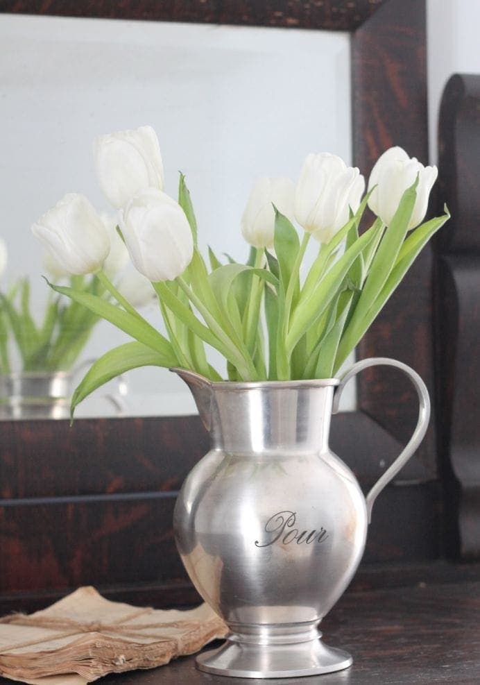 How to Arrange Tulips - Julie Blanner