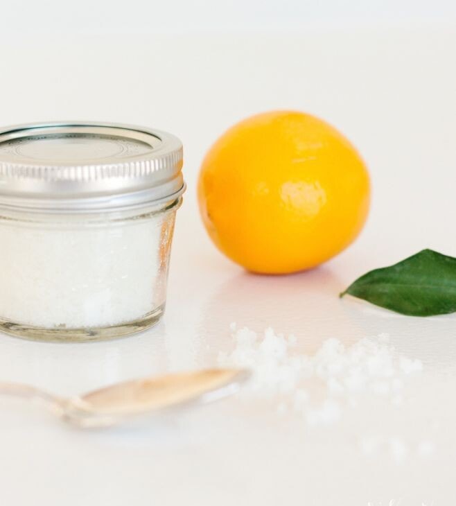 Set up a sugar scrub bar for guest to create their favorite scent & oil combinations for a beautiful take-home favor. Get the details at julieblanner.com