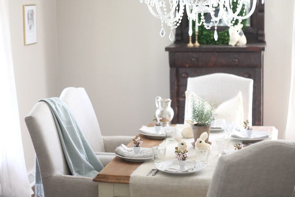 Casual Easter table setting - beautiful for brunch or dinner