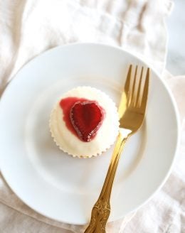 the best no bake cheesecake recipe | easy valentine's day dessert