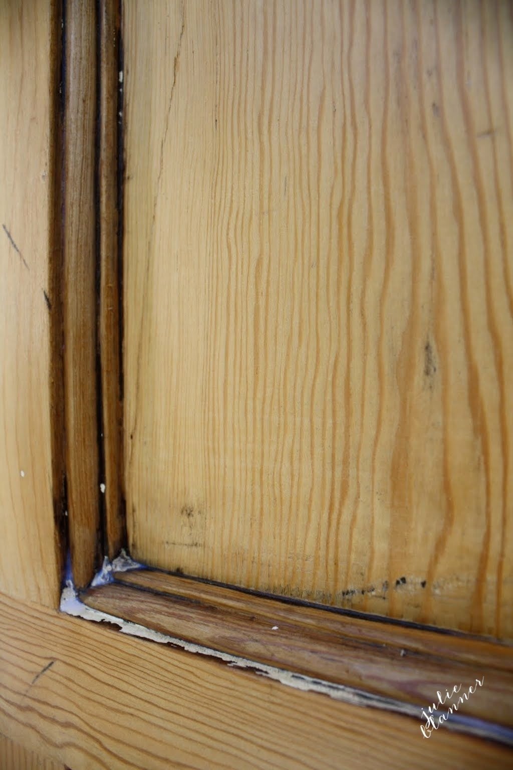 Step-by-step tutorial to reveal the natural beauty of your wood door 