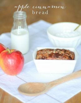 Easy Apple Cinnamon Bread | a no fuss, no yeast bread recipe great for gifting & indulging. A fall favorite!
