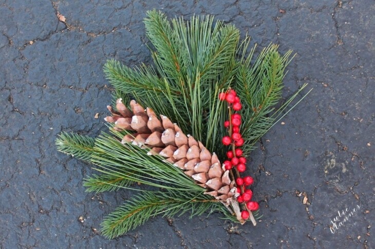 Christmas mailbox decorations | a step by step tutorial to create your own swag & scarf