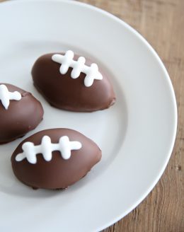 Easy Super Bowl dessert recipe - touchdown truffles!