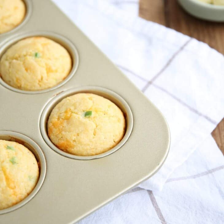 Amazing Jalapeño Cheddar Cornbread Muffins recipe & tips for hosting a pot luck party