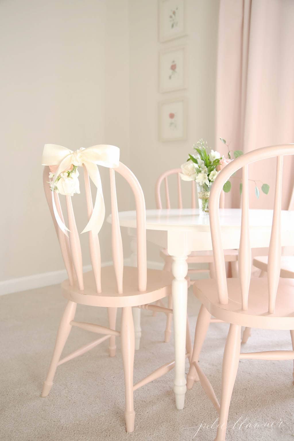 chair for little girl room