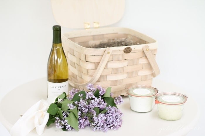 How to create a beautiful gift basket - tips and tricks to creating a gift basket for any occasion
