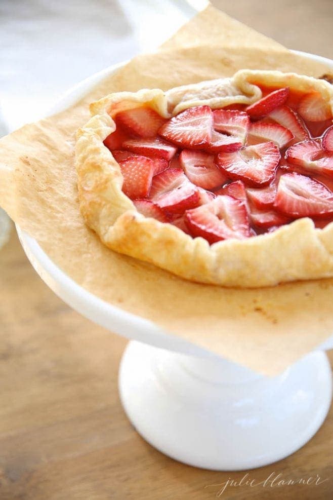 5 minute skinny strawberry tart, a beautiful Mother's Day dessert