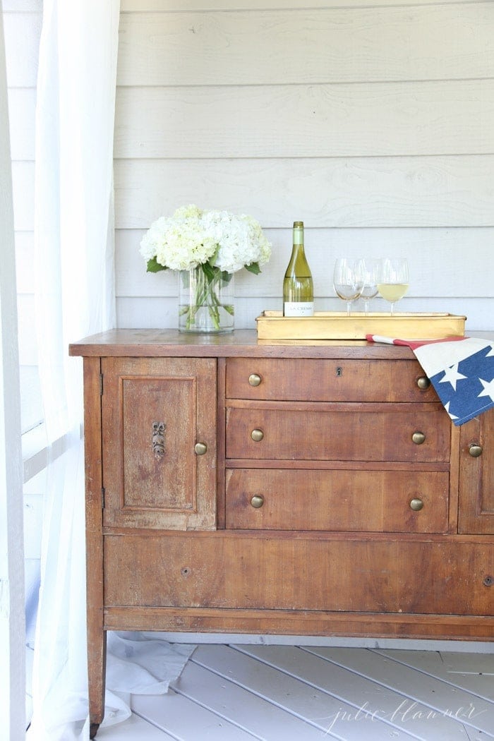Simple 4th of July Decorations with a touch of classic Americana