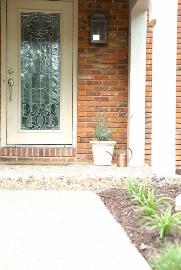 Adding charm to your home by creating an inviting porch | front porch decorations