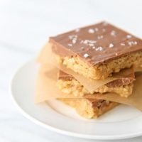 No Bake Peanut Butter Bars with a chip crust for an incredible sweet & salty combo in just minutes!