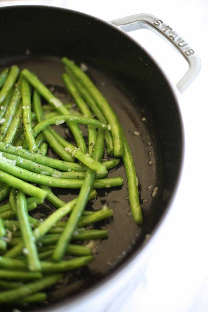 Green beans side dish ready to serve