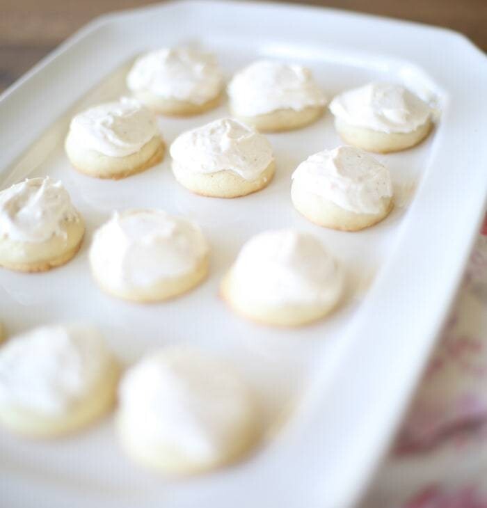 Irresistible brown butter icing for cookies and cakes