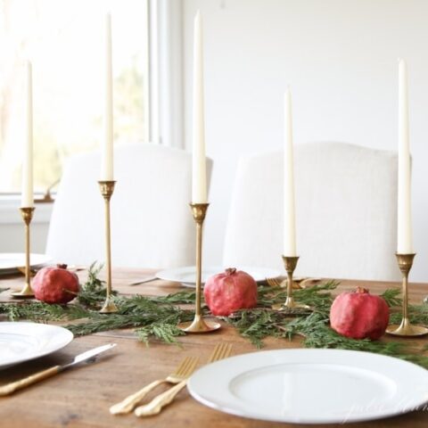 How to arrange flowers - beautiful Christmas table setting