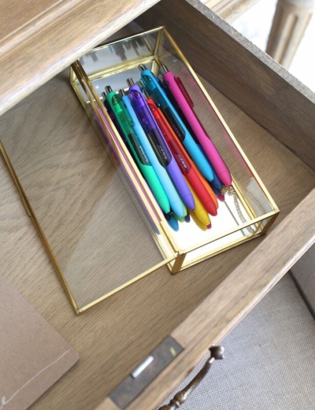 Using colored pens to organize your office, schedule and priorities