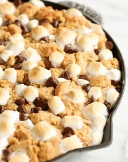 Entertaining recipe - s'mores pie with a peanut butter cookie crust