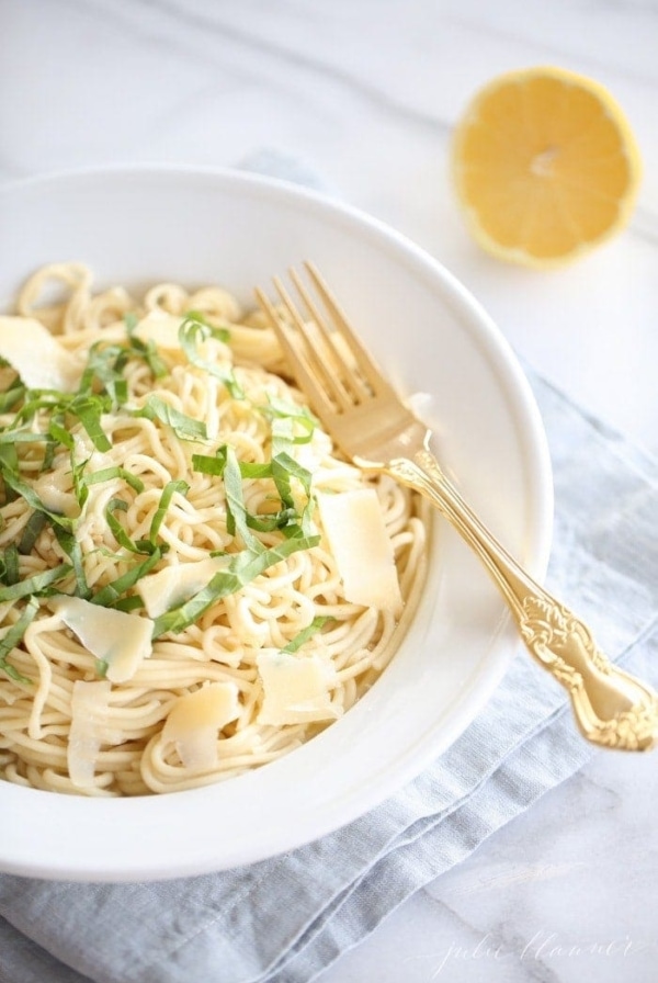 Easy basil lemon pasta recipe | a great weeknight dinner for spring and summer