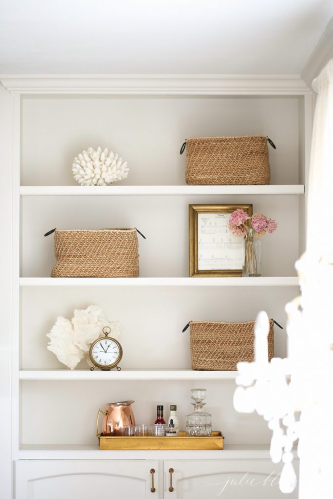 simple spring and summer bookshelf decorating ideas