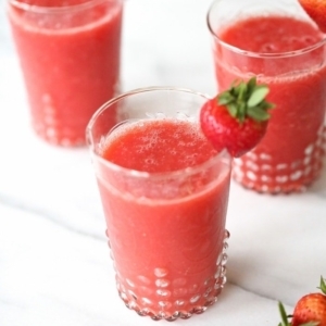 Boozy Smoothies - 2 ingredient champagne slushies