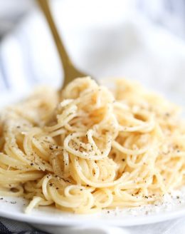 Easy 5 ingredient Cacio e Pepe