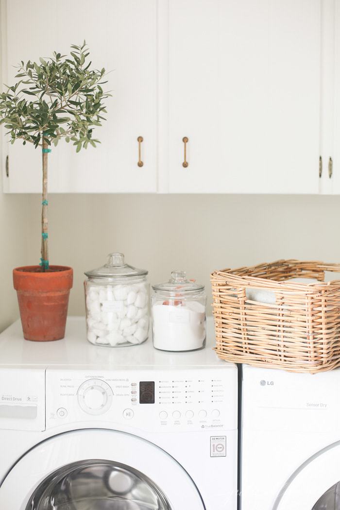 simple laundry room organization ideas with free printable labels