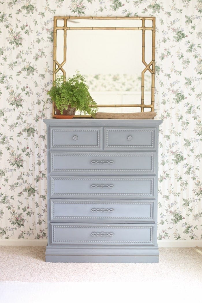 How to Decorate a Room with Dated Wallpaper