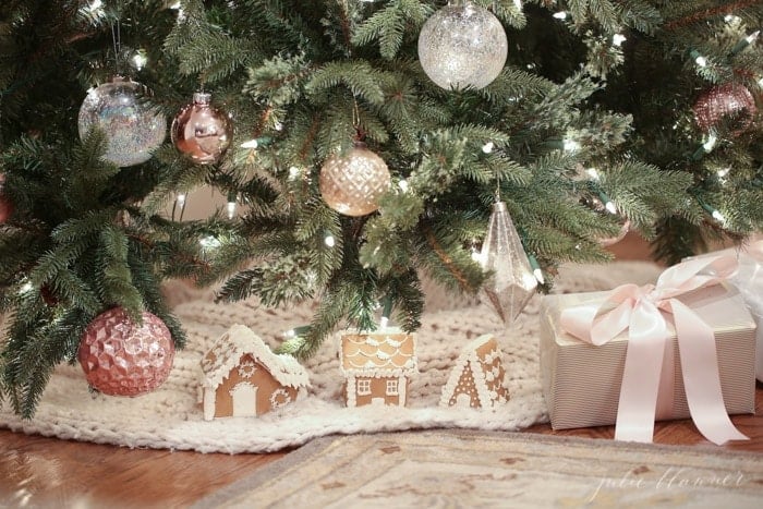 Nostalgic Christmas Tree Decorating Ideas In Blush Pink