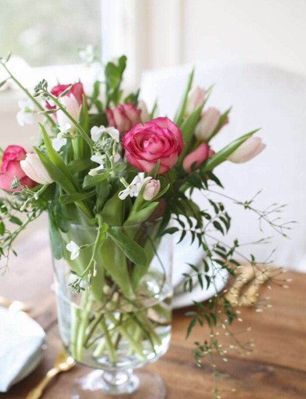 how to arrange flowers for Valentine's Day