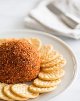 easy 3 ingredient cheese ball recipe, great for last minute get togethers