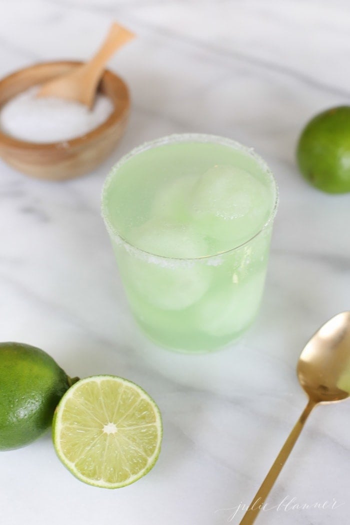 delicious and refreshing boat drink - easy margarita float