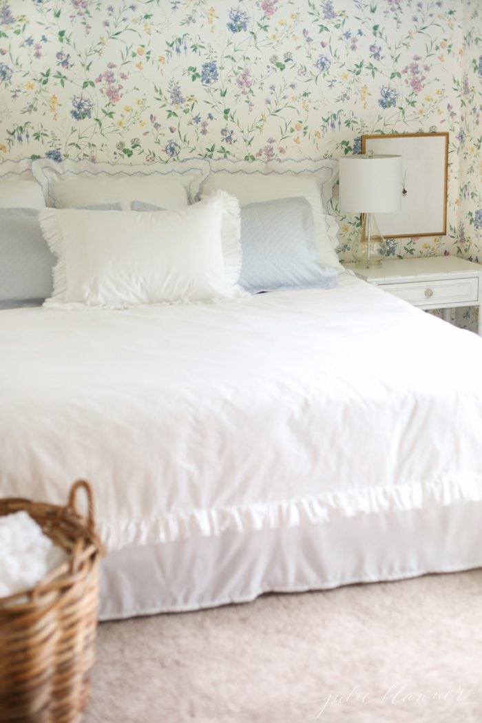 How to Fake a Headboard with Pillows