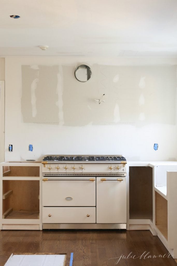 Classic Kitchen: Install and Stalls