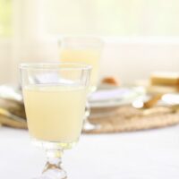 naturally sweetened refined sugar free honey lemonade in just 60 seconds