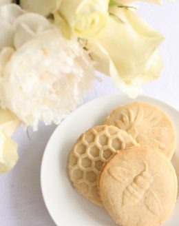 bee stamped lemon shortbread cookie recipe