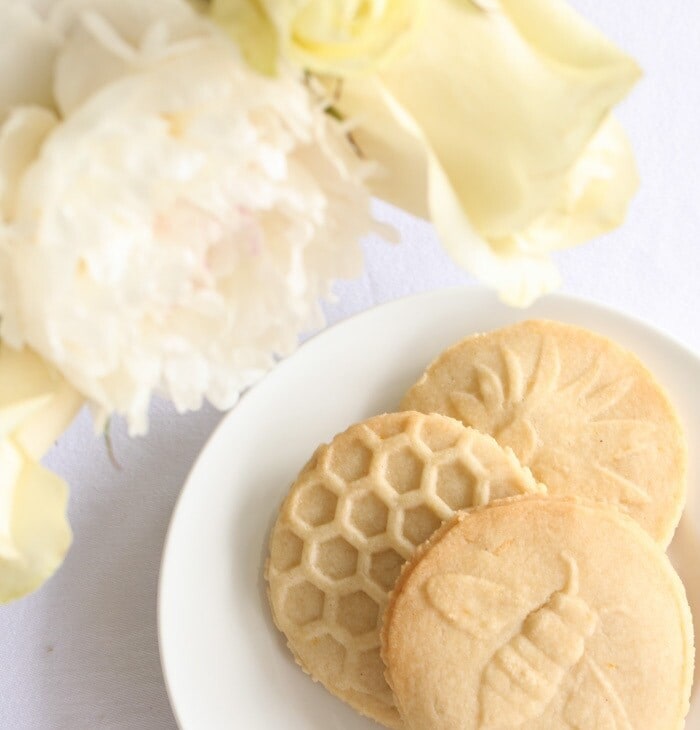 bee stamped lemon shortbread cookie recipe