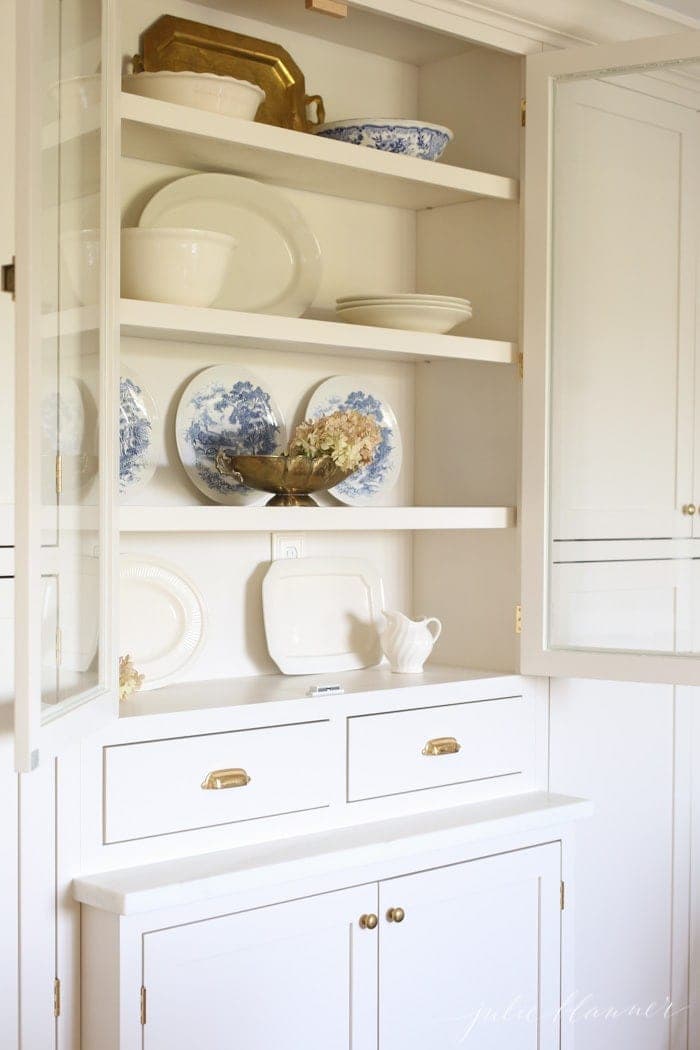 kitchen decor | decorating a hutch