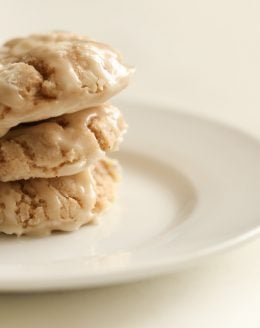 iced sugar cookies that taste like apple pie