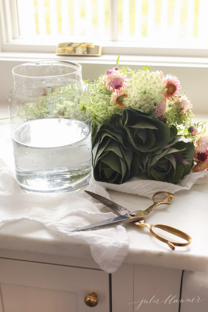 a step by step tutorial to create a wildflower arrangement