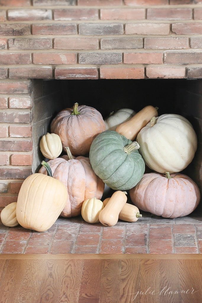 decorating with pumpkins