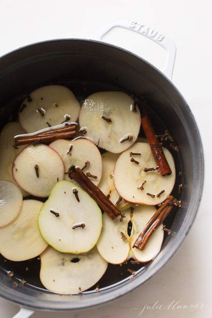 easy way to make your home smell good - stove top potpourri